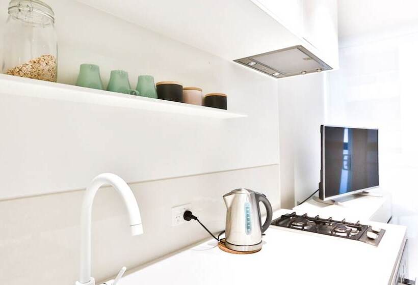 South Yarra Claremont Apartment