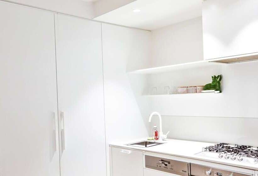 South Yarra Claremont Apartment