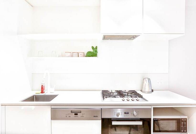 South Yarra Claremont Apartment