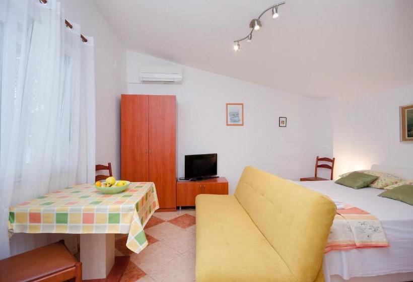 Studio Apartments Jasminka