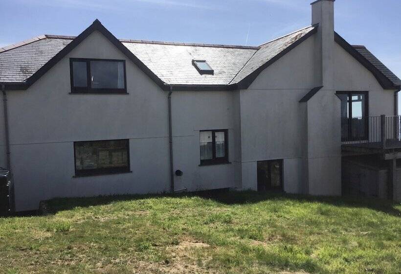 5 Bedroom Detached House With Amazing Sea Views