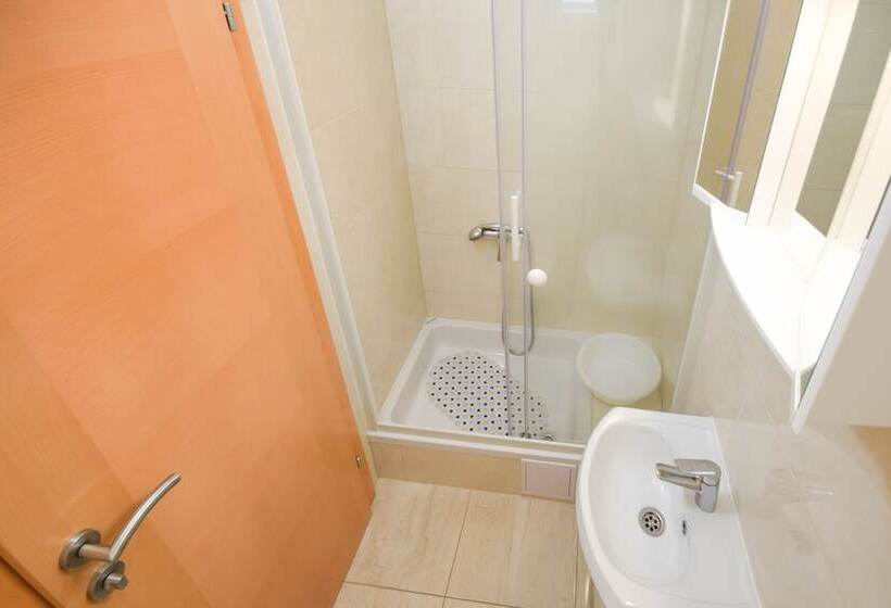 Sunshine Apartments In Baska Voda