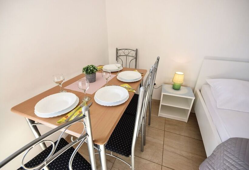 Sunshine Apartments In Baska Voda