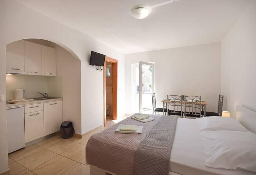 Sunshine Apartments In Baska Voda