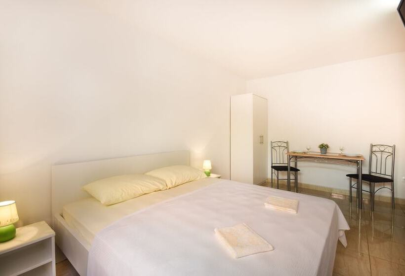 Sunshine Apartments In Baska Voda