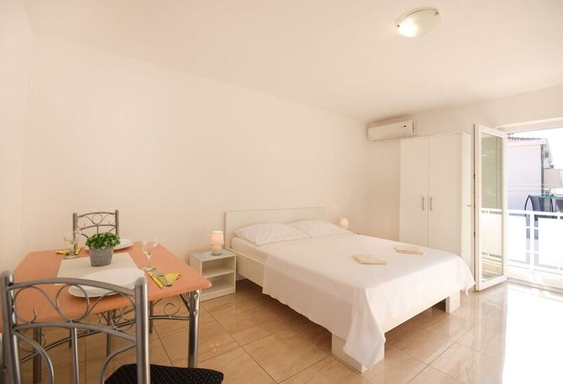 Sunshine Apartments In Baska Voda