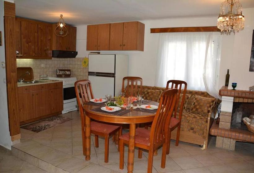 Traditional Summer House In Marmari