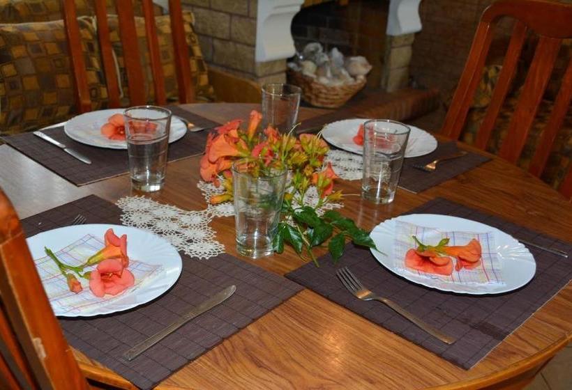 Traditional Summer House In Marmari