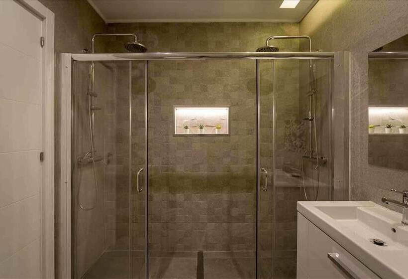 Vicky Rae Beach House