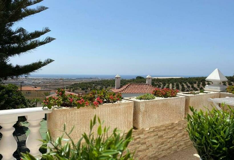 2 Apartments With Private Pool At Villa Diaz Aleman