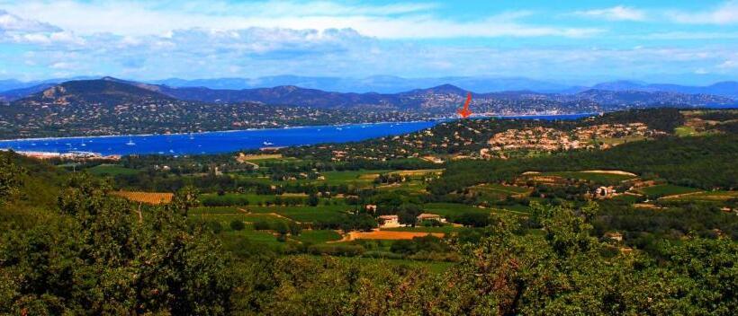 Villa With Magic View Of Bay Of Saint Tropez
