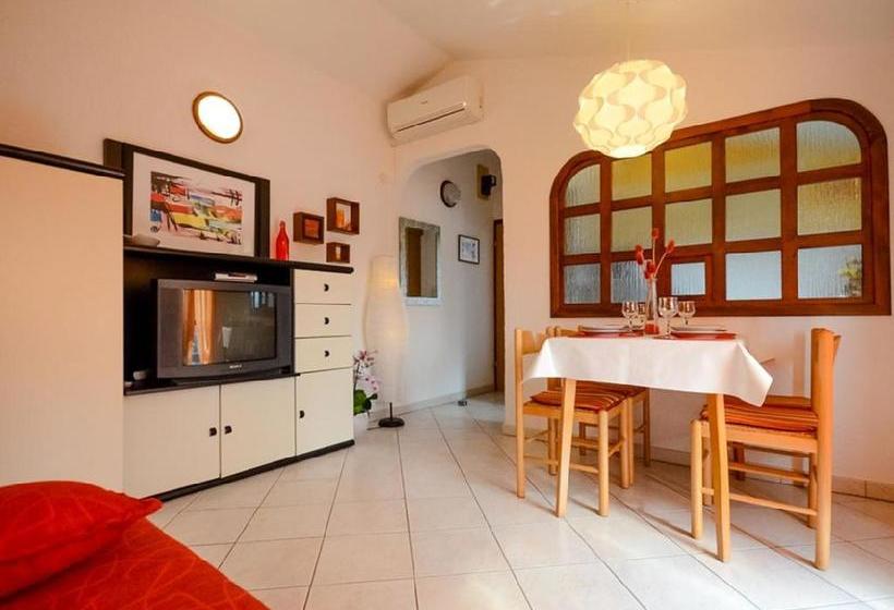 Apartments Zrinka 793