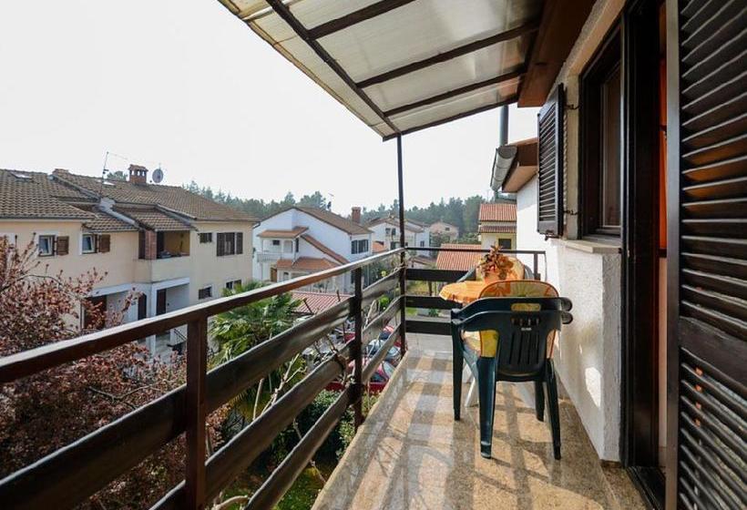 Apartments Zrinka 793