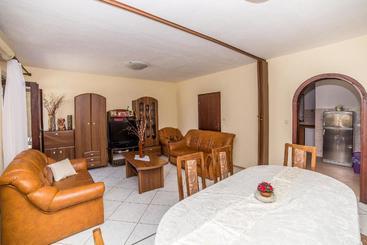 Apartments And Rooms Drpić