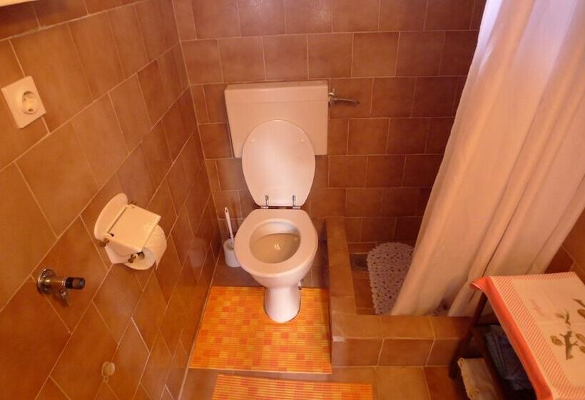 Apartment In Premantura With Garage Near Kamenjak