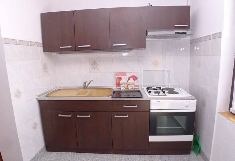 Apartment In Premantura With Garage Near Kamenjak