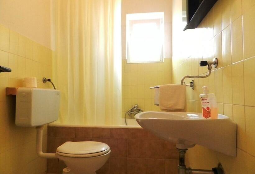 Apartment Jagoda / Two Bedrooms A1