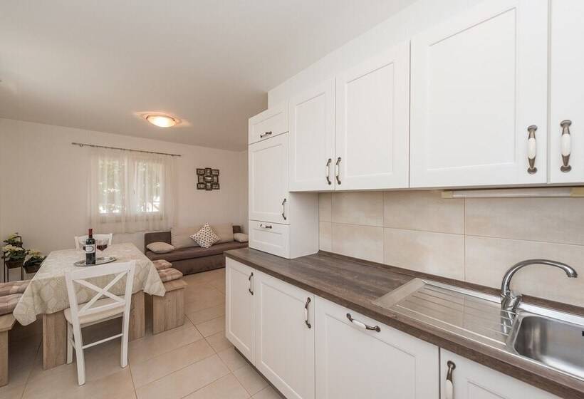 Apartments Mirjana Privlaka / A1 Two Bedrooms