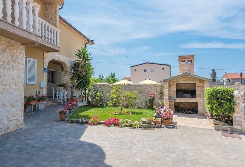 Apartments Mirjana Privlaka / A1 Two Bedrooms