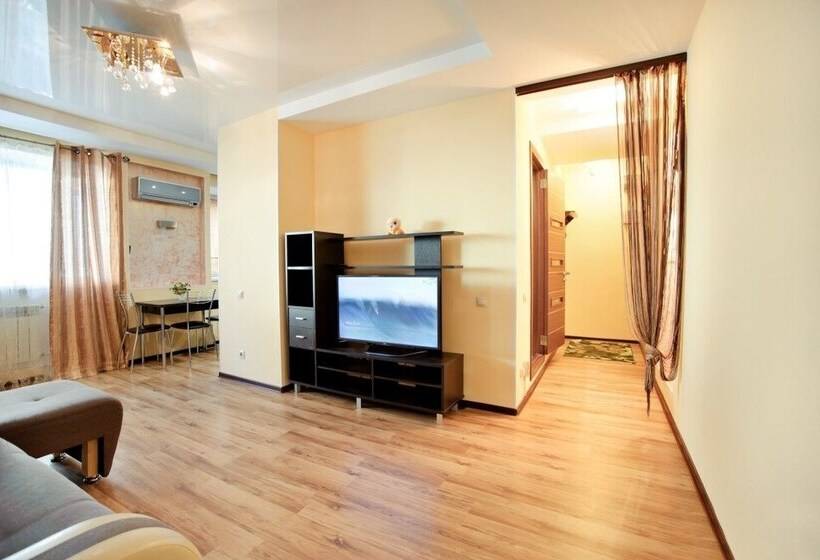 Apartment On Posyetskaya 32