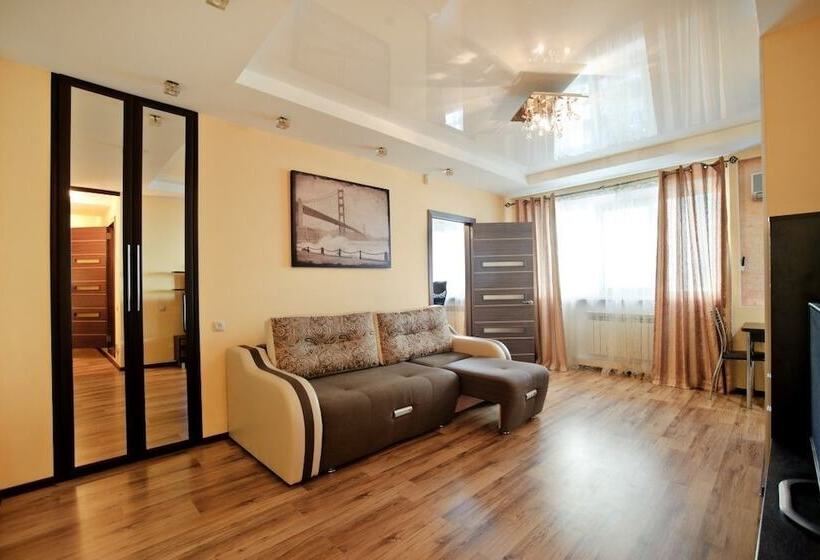 Apartment On Posyetskaya 32