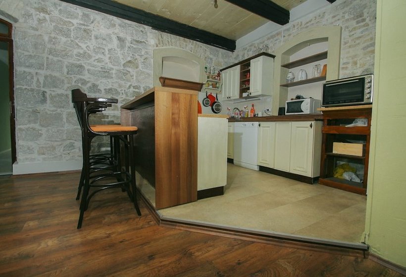 Apartment Vlado Next To The Beach