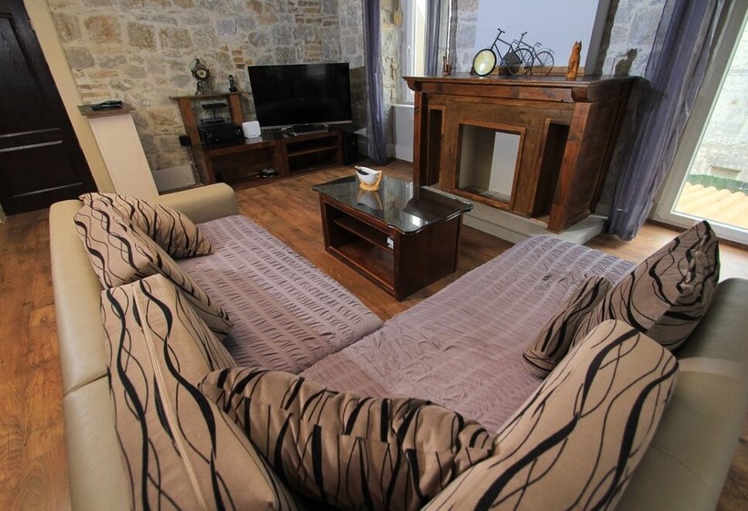 Apartment Vlado Next To The Beach