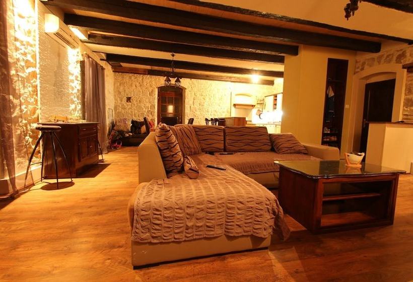 Apartment Vlado Next To The Beach