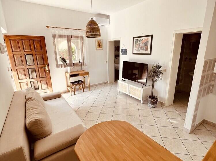 Apartment Wood Street And India