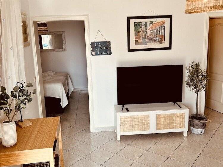 Apartment Wood Street And India