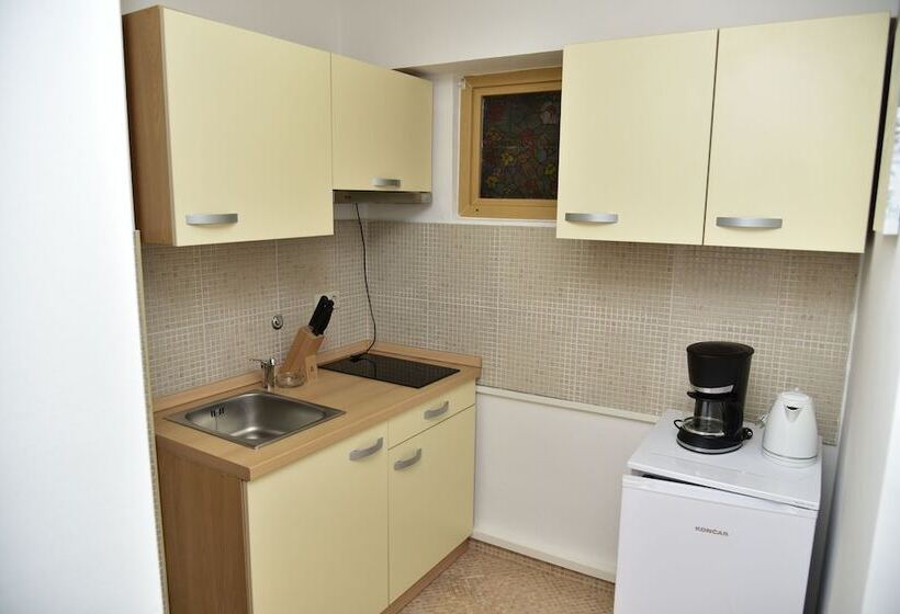 Apartment Wood Street And India