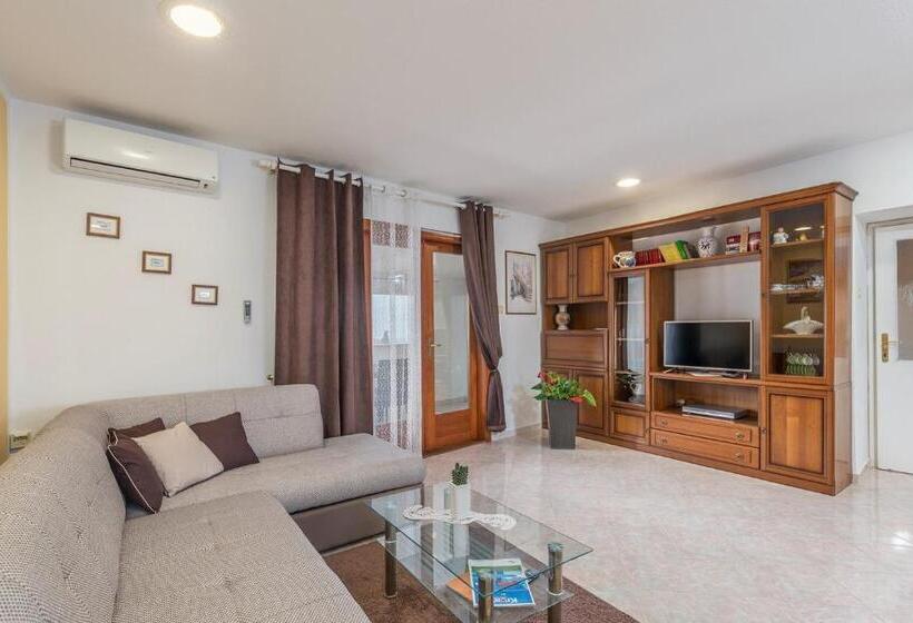 Apartments Ana Vodnjan