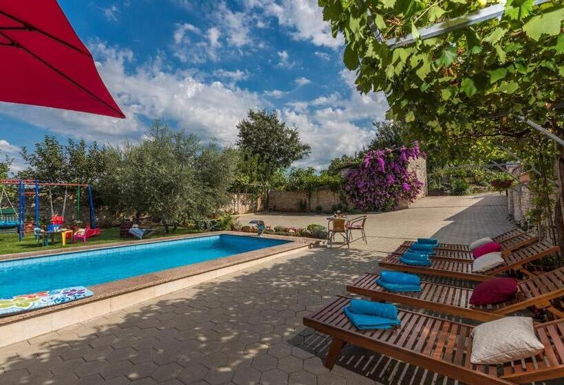 Apartments Ana Vodnjan