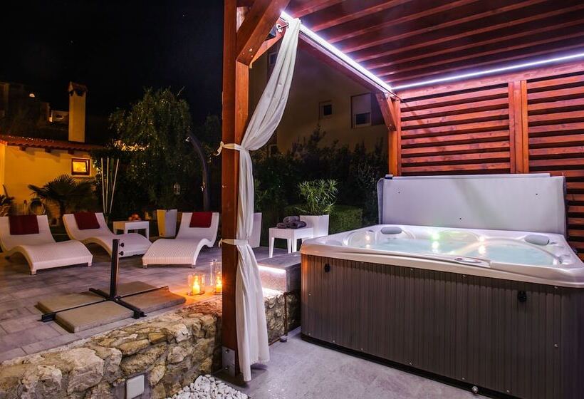 Apartment And Rooms Ana