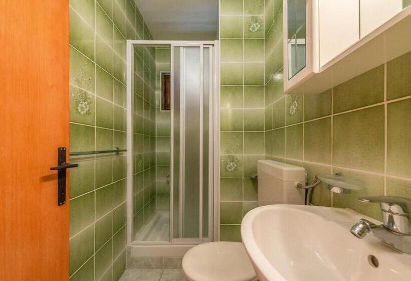 Apartments And Rooms By The Sea Vodice   6182