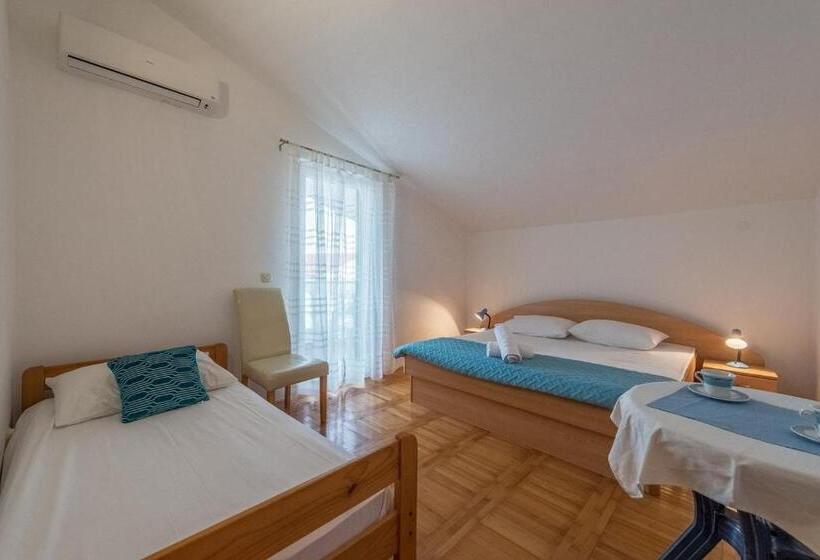 Apartments And Rooms By The Sea Vodice   6182