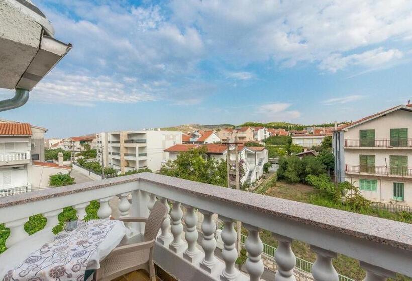 Apartments And Rooms By The Sea Vodice   6182