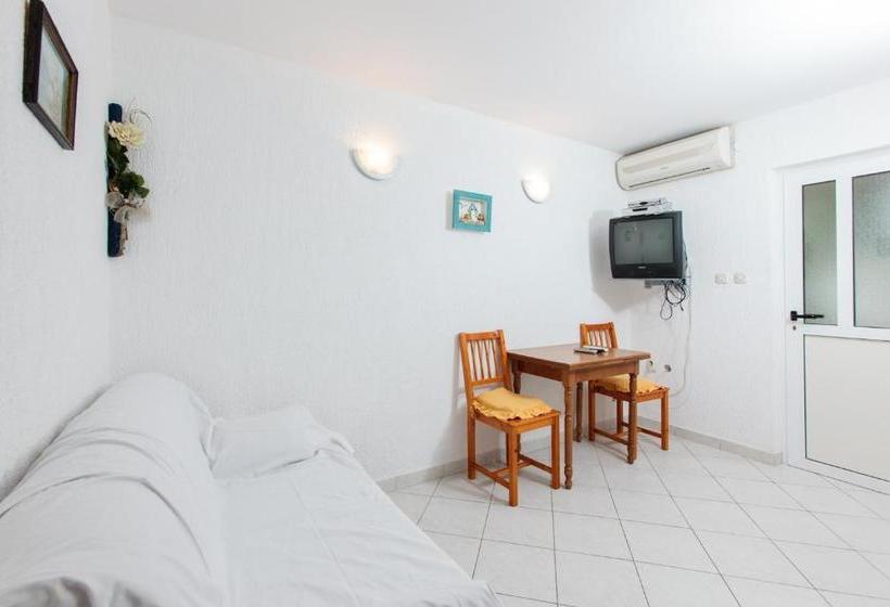 Apartments Antonia Podstrana