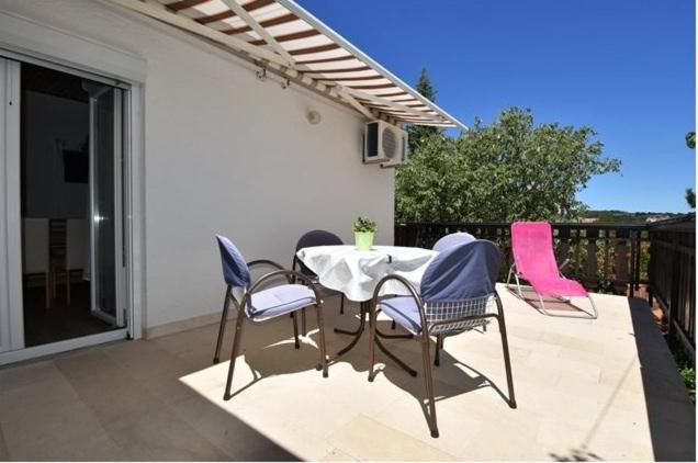 Apartments Carev 1293