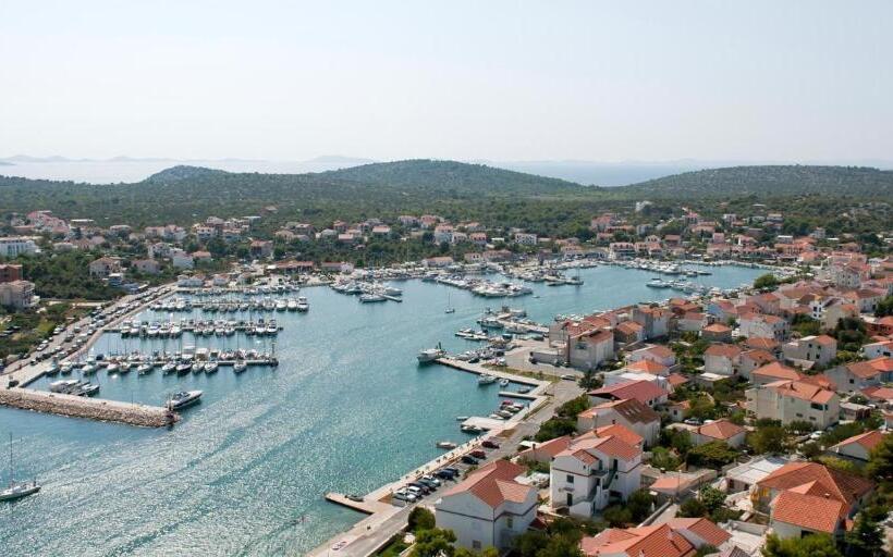 Apartments Carev 1293