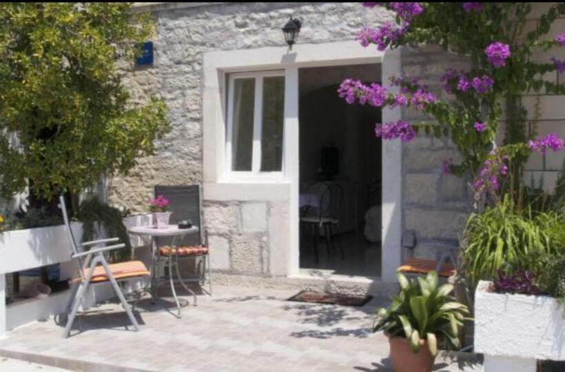 Apartments Djurdjica