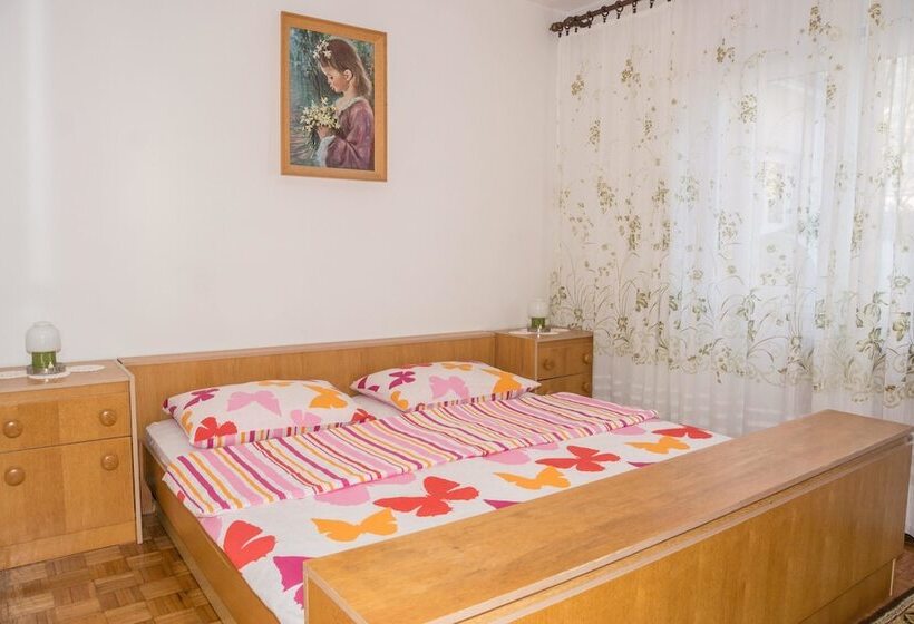 Apartments Gorana Novi V