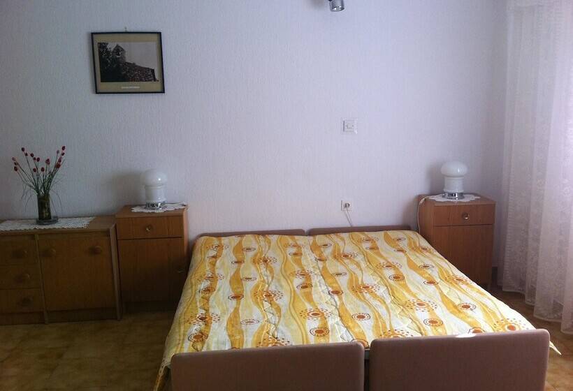 Apartments Gorana Novi V