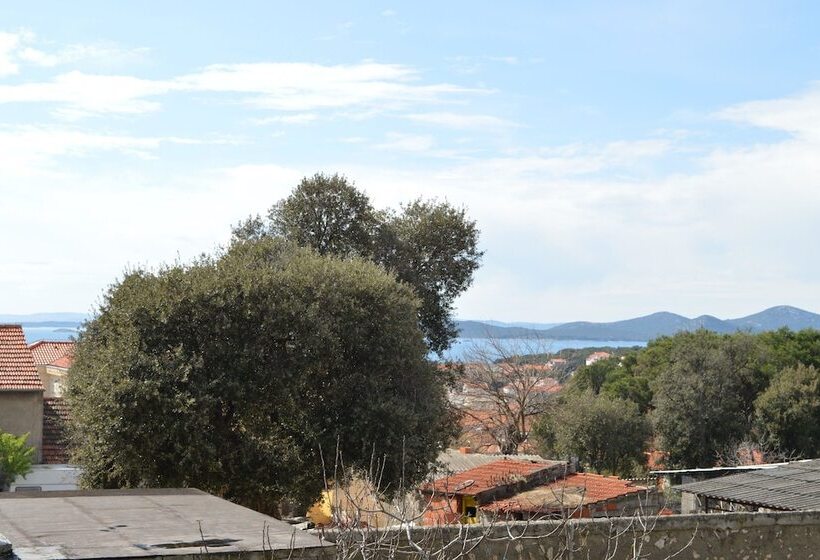 Apartments Ivica Pakostane