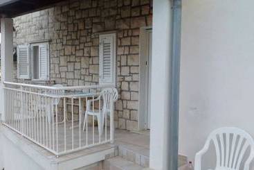 Apartments Jagoda / Splitska/ A1 Two Bedrooms
