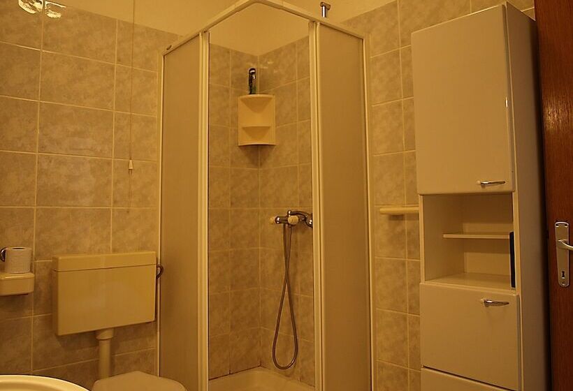 Apartments Janja Postira