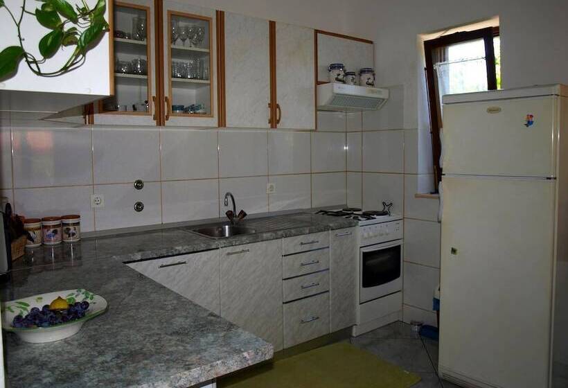 Apartments Janja Postira