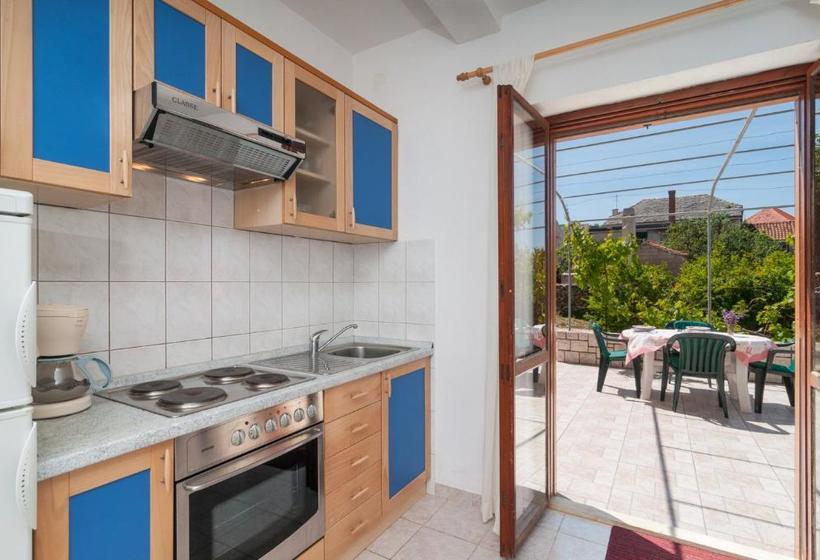 Apartments Katija   Sea View