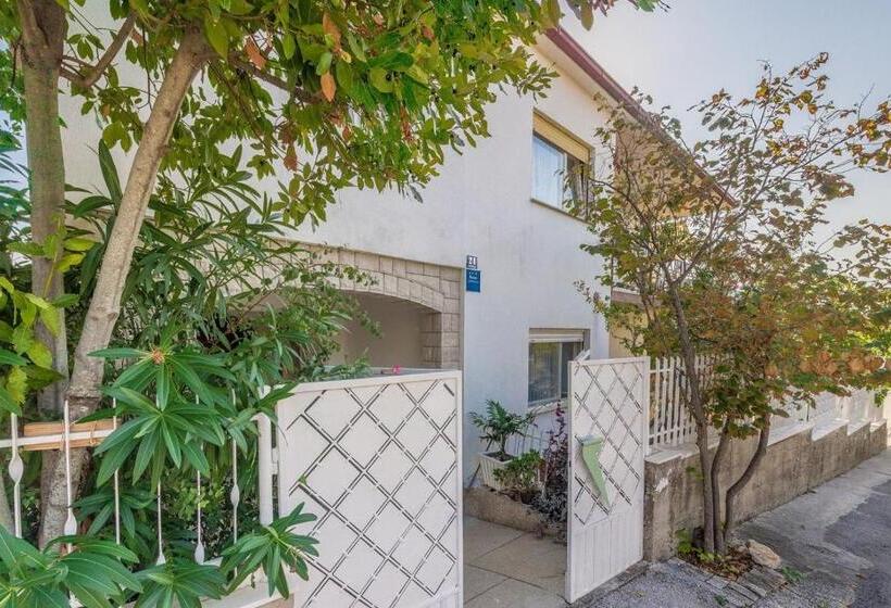 Apartments Kostović 1943