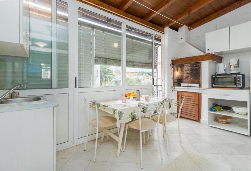 Apartments Lučo Near The Beach And City Center